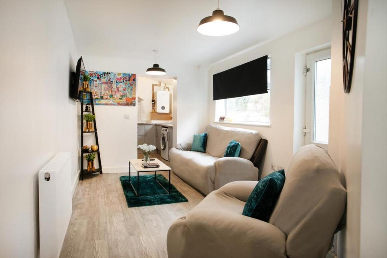 Spacious 2 Bedroom Apartments - 5 Mins From Qmc, Universities And City Centre! Nottingham Esterno foto