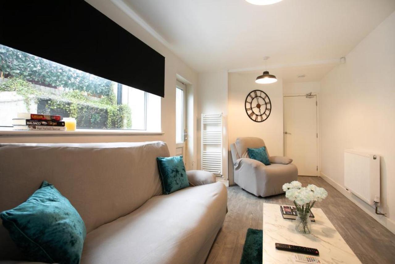Spacious 2 Bedroom Apartments - 5 Mins From Qmc, Universities And City Centre! Nottingham Esterno foto