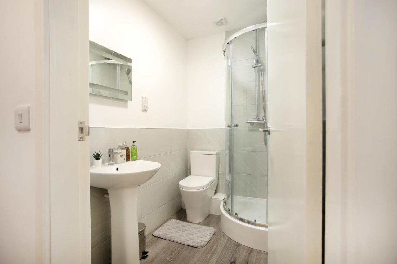 Spacious 2 Bedroom Apartments - 5 Mins From Qmc, Universities And City Centre! Nottingham Esterno foto